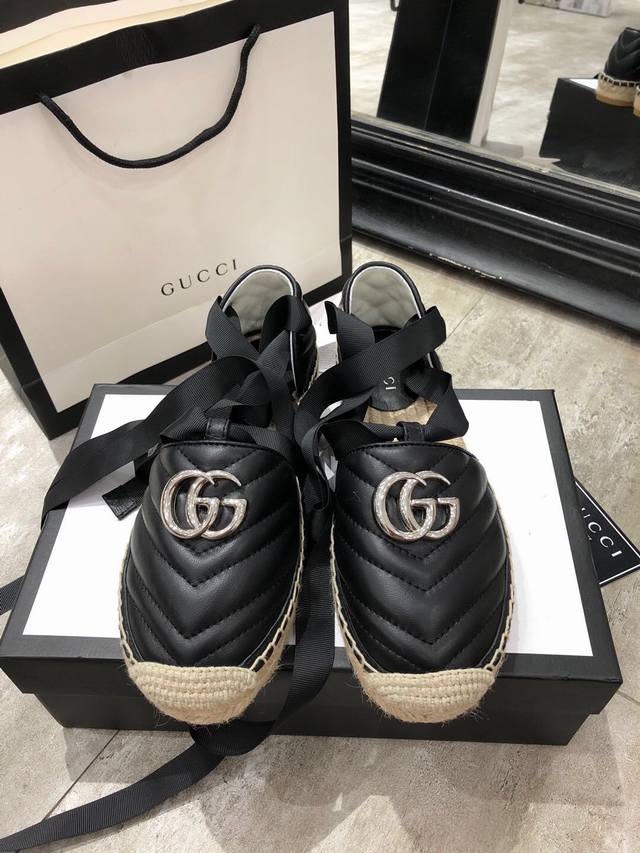 Gucci official website new lace-up fisherman shoes, synchronized with the offici