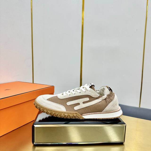 Men's size +10 Hermes top version# Hermes Deep series couple's white shoes casua