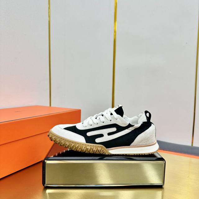 Men's size +10 Hermes top version# Hermes Deep series couple's white shoes casua