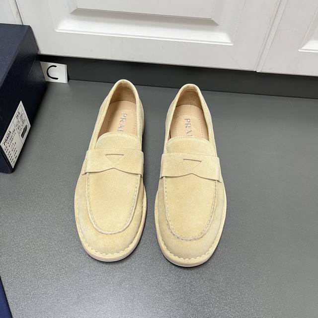 Prada Men's New Suede Leather Loafers This model is made of flocked cowhide leat