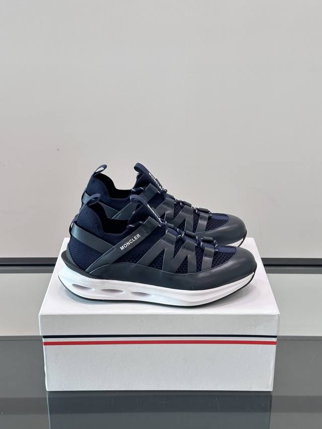 Moncler men's casual sports shoes, comfortable and non-slip, made of one-piece i