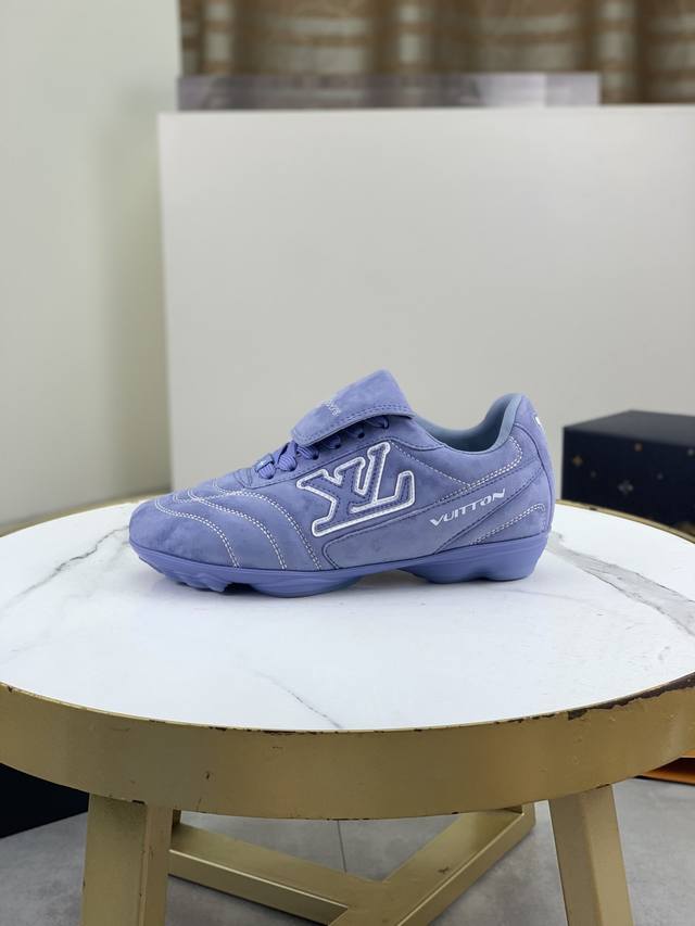 Factory P price P actual price 2660 new Lv couple's same style sneakers, wearing