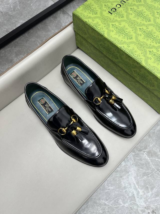 Gucci Gucci new leather shoes, this shoe adopts the popular version design in re
