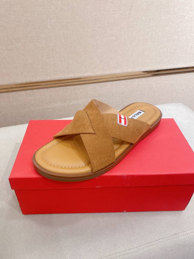 factory price~Latest trendy sandals on sale on the official website Same quality