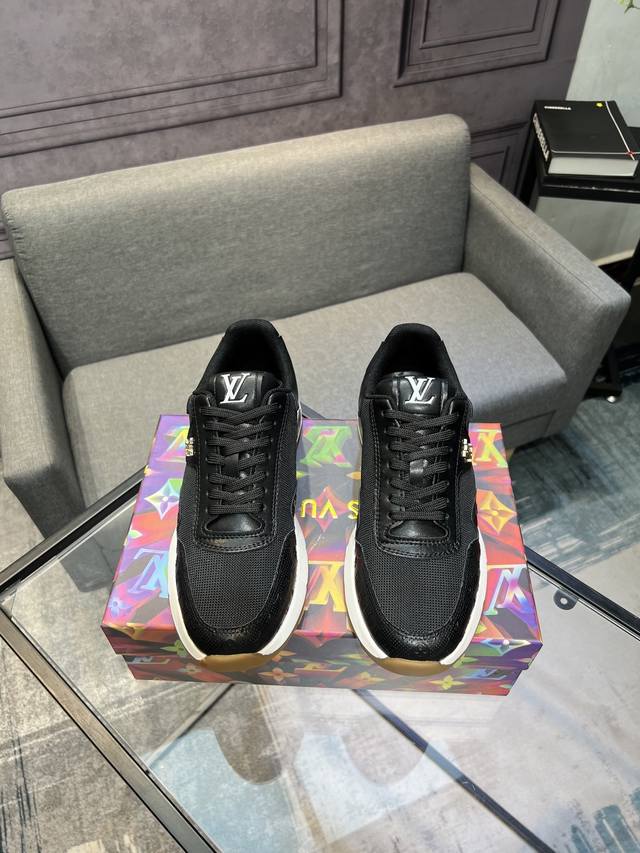 Lv The latest men's casual shoes, leather lining, rubber wear-resistant outsole,