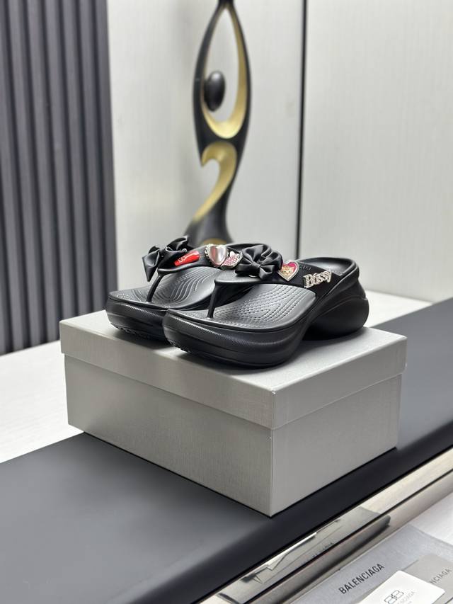 Balenciaga Hardware buckle, Balenciaga trendy slippers! Balenciaga Political Cam