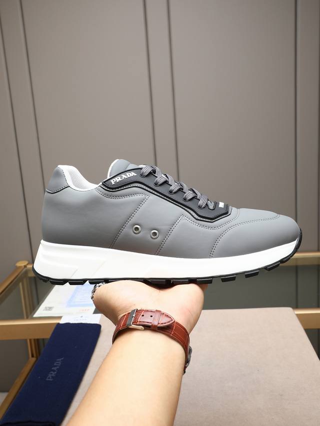 Prad* Prada's new men's sports shoes are casual and versatile. They are made of