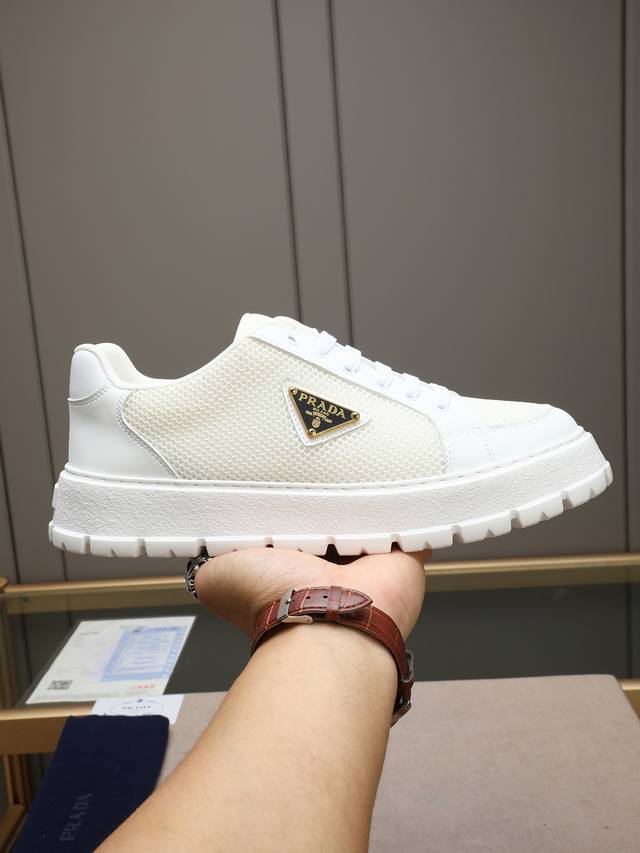 Prada Prada men's new casual shoes, this sports shoe upper is made of imported c