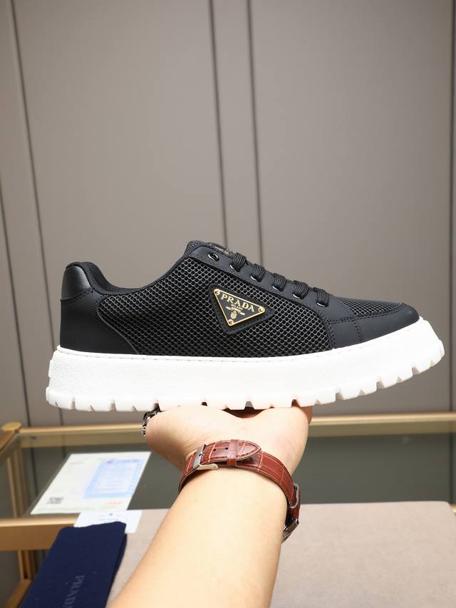 Prada men's new casual shoes, this sports shoe upper is made of imported calfsk