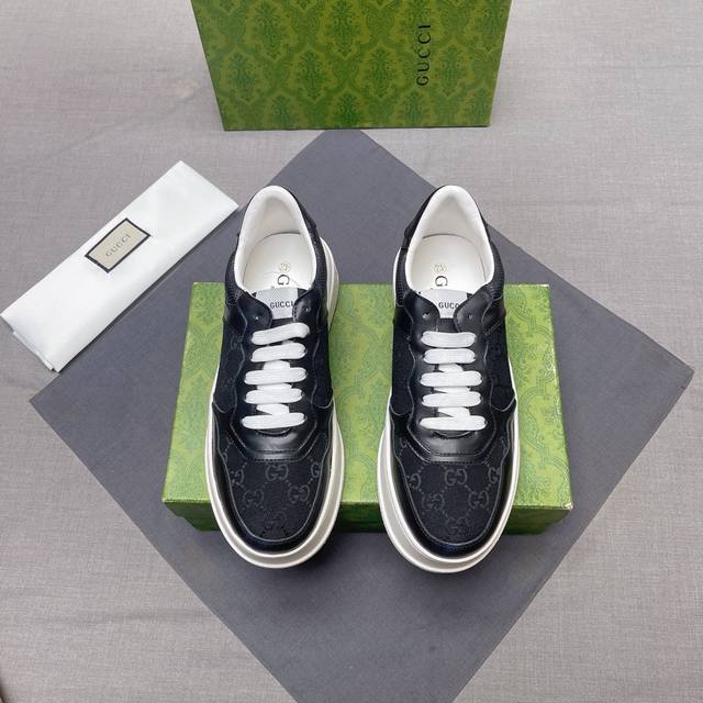 Gucci ~ Unique modern style sports shoes. Counter purchase casual Italian impor