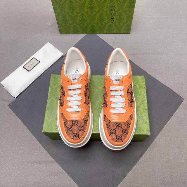 Gucci~Unique modern style sneakers. Counter purchase for leisure Italian importe