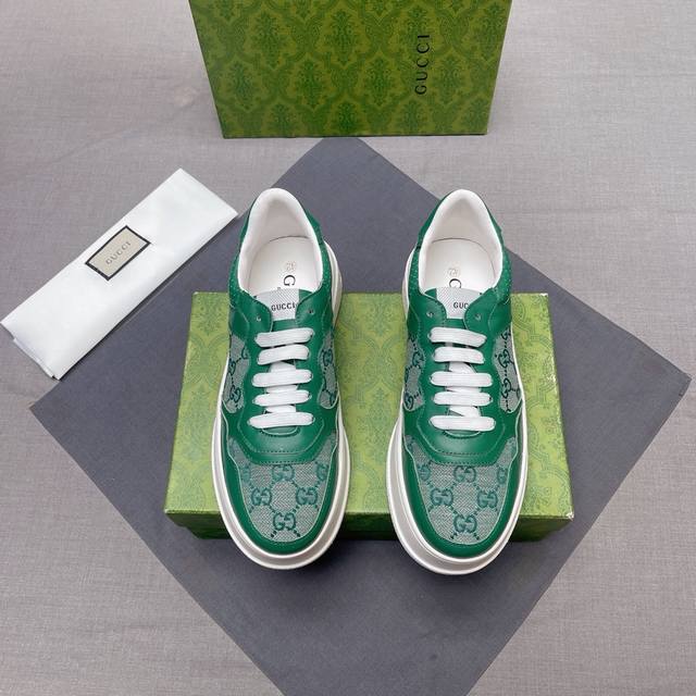 Gucci ~ Unique modern style sports shoes. Counter purchase casual Italian impor