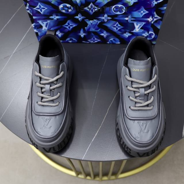 Factory Price Pp: Lv Louis Vuitton men's shoes high-end brand, new models on th
