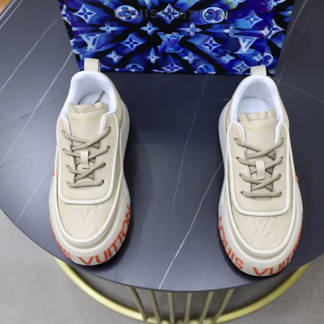 Factory Price Pp: Lv Louis Vuitton men's shoes high-end brand, new models on th