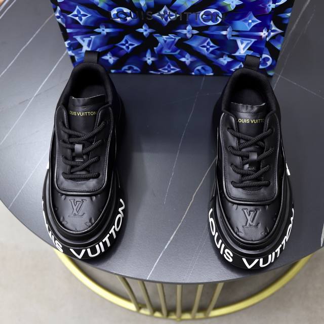 Factory Price Pp: Lv Louis Vuitton men's shoes high-end brand, new models on th