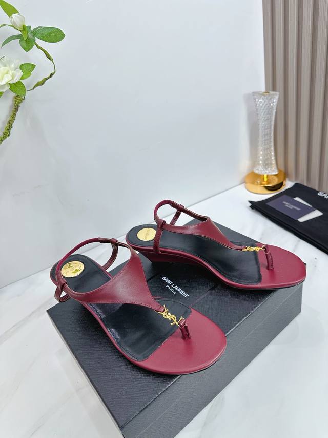 Factory Saint Laurent 25Ss Super popular sandals are now available at the counte