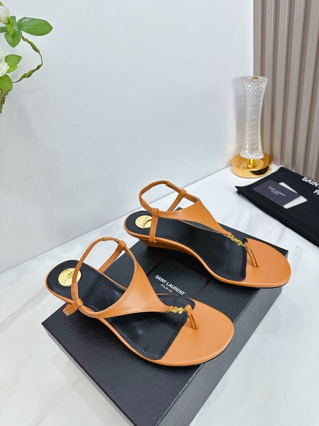 Factory Saint Laurent 25Ss Super popular sandals are now available at the counte