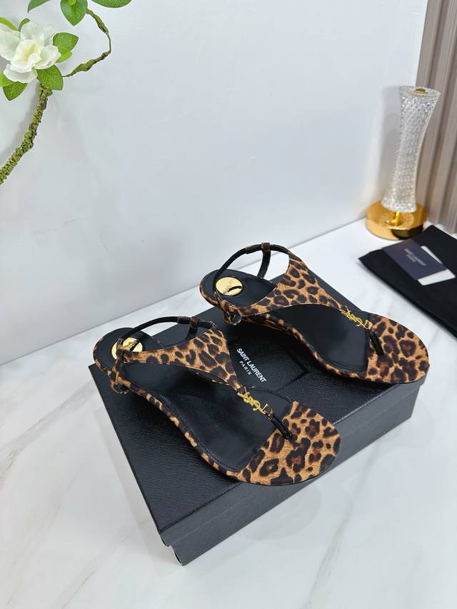 Factory Saint Laurent 25Ss Super popular sandals are now available at the counte