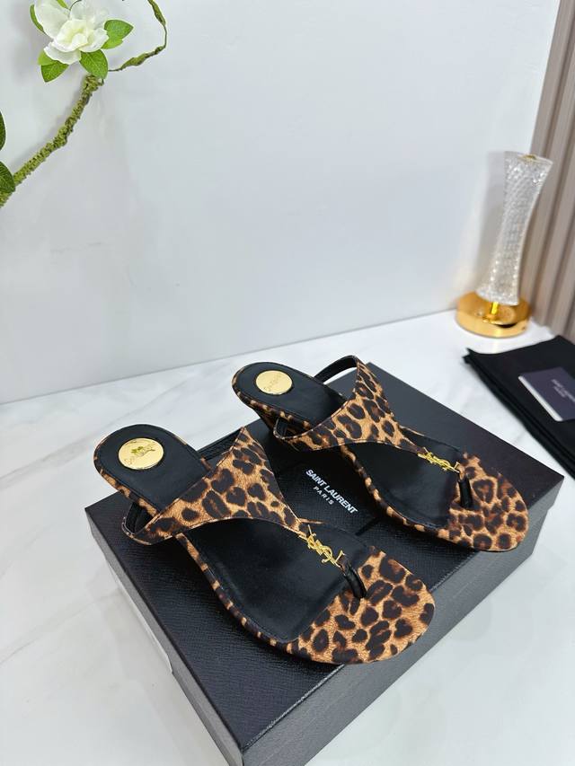 Factory Saint Laurent 25Ss Super popular sandals are now available at the counte