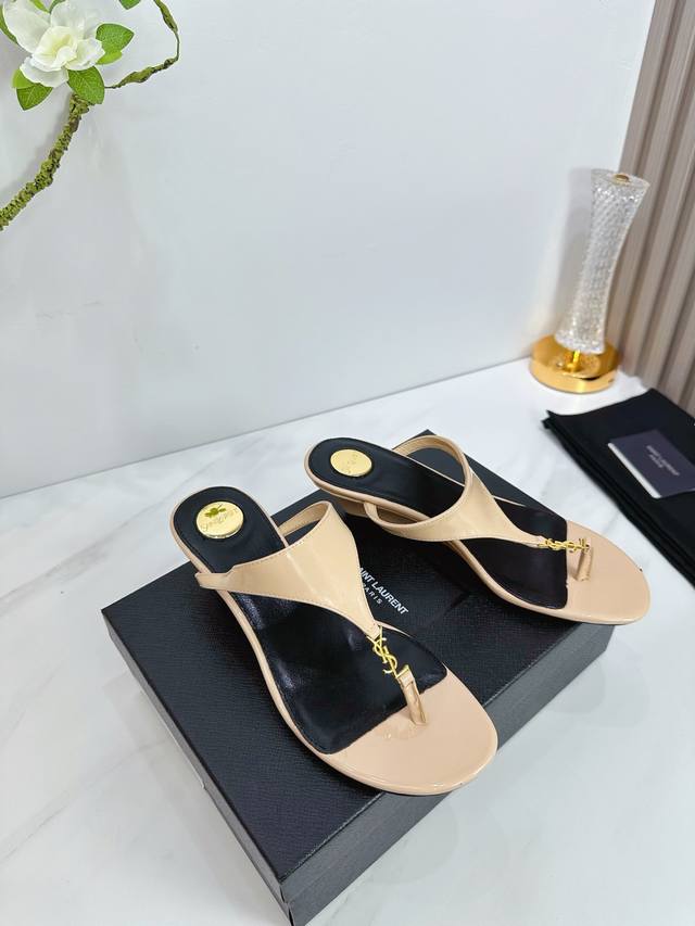 Factory Saint Laurent 25Ss Super popular sandals are now available at the counte