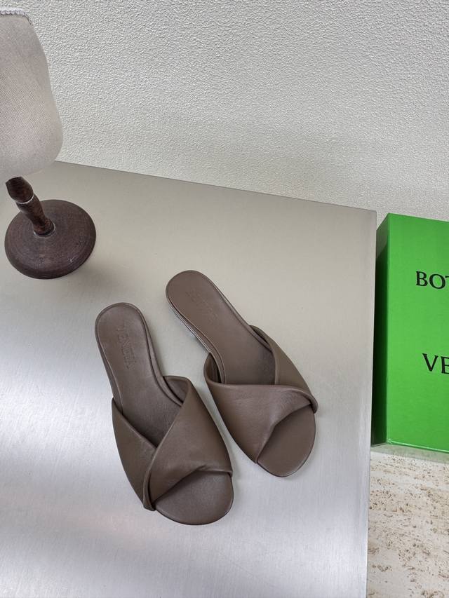 Flat series Bv Blink lambskin series slippers Lambskin filled with comfortable