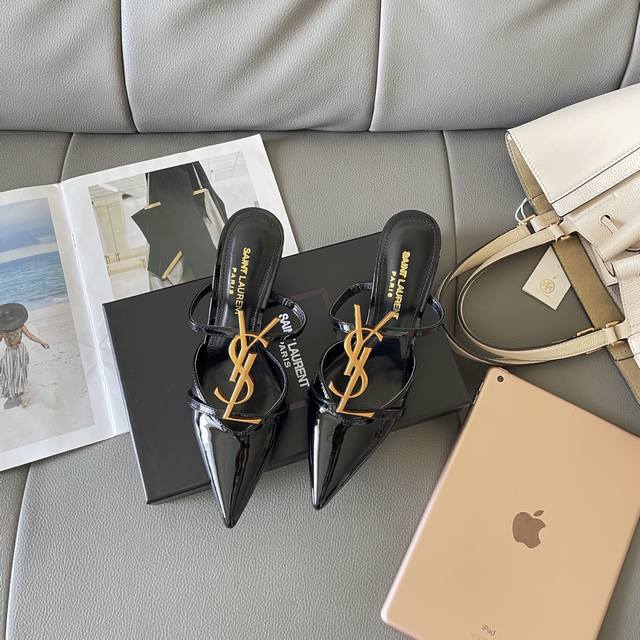 Look for this version: P Saint Laurent half-slippers Saint Laurent 2025 top cou