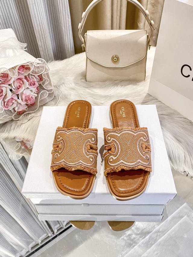 Factory: Celine has new flat slippers. The new series of flat slippers are hot