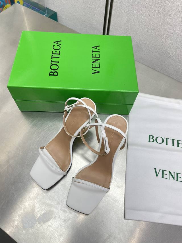 Bv Knot heel strap sandals Knot series metal heels White This square head slippe