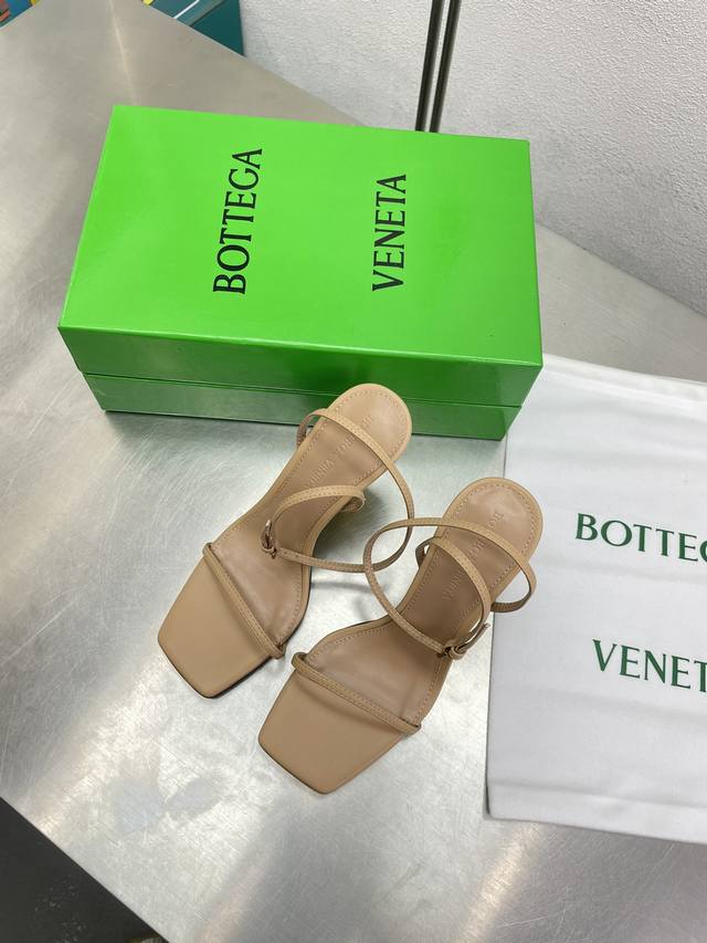 Bv Knot heel strap sandals Knot series metal heel Apricot This square head slipp