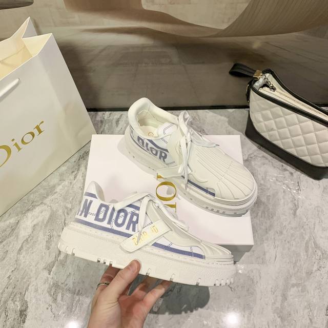 Factory: Dior laser fluorescent shell toe white shoes Standard size: 34-41 DDD