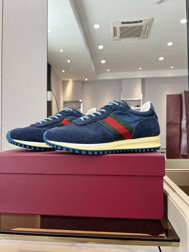 When classic craftsmanship meets lazy fashion, this pair of Gucci women's casual