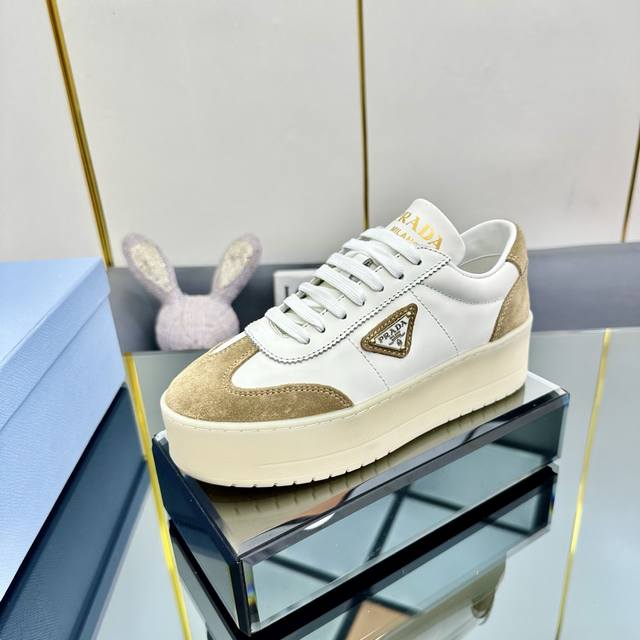 New Prada Prada counters are on sale simultaneously. Original molded non-slip o