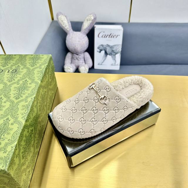 Autumn and Winter New Wool Women's Clip Wooden Shoes, Merino Wool Slippers The l