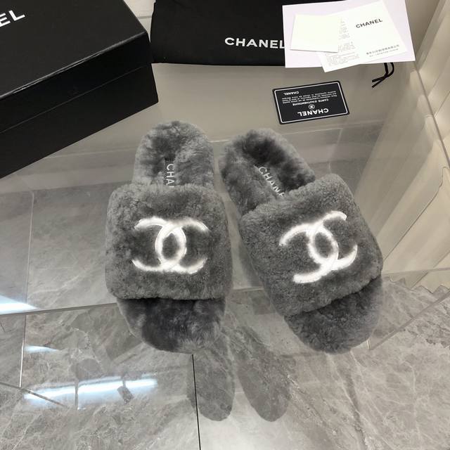 Early Autumn New Arrival Letter Fur Slippers Chanel shoes never disappoint, the