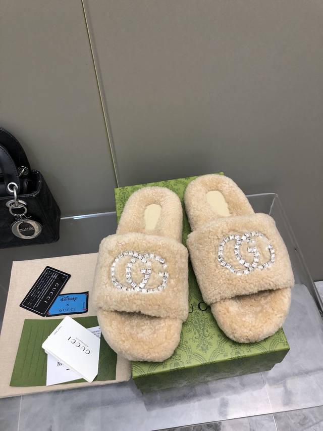 New rhinestone wool slippers European imported A-grade wool is the same as the