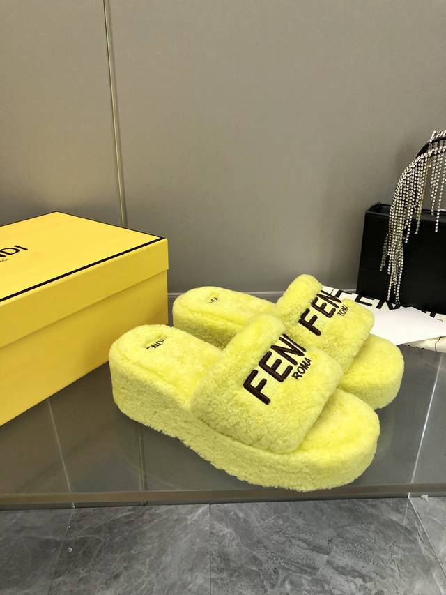 2025 Fd's latest hit catwalk embroidered logo wool slippers series Original 1:1