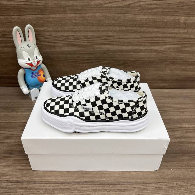 Mihara Yasuhiro Baker's stylish round-toe low-top canvas shoes for men and women