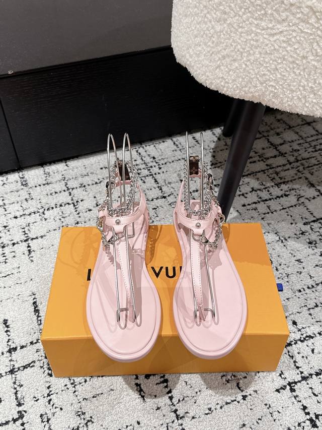 Top version Louis Vuitton 25 latest Vibe chain flat herringbone sandals Upper: c