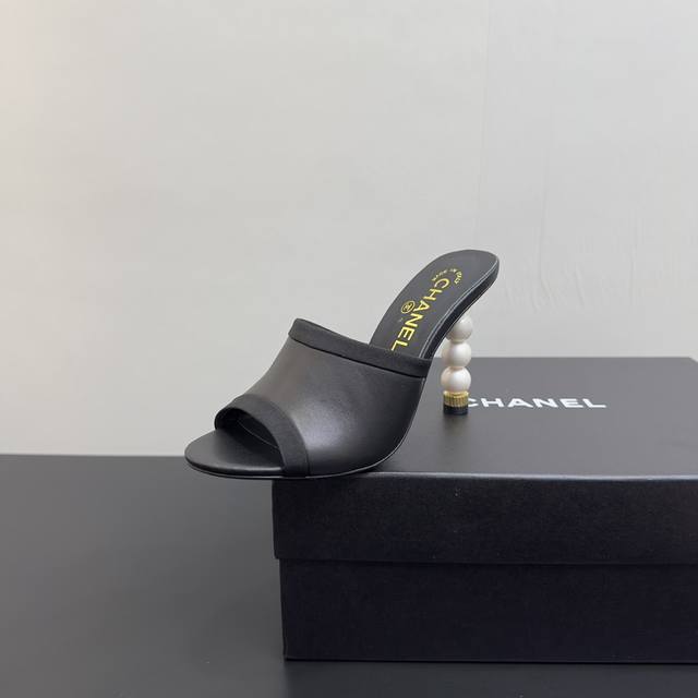 4 pearl heels Chanel Coco pearl fish mouth high heel slippers The unique design