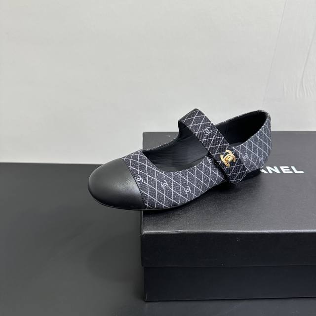 Chanel Chanel classic embroidered diamond flat Mary Jane shoes Appearance: The c