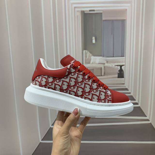 Professional McQueen factory P. Top version. Couple's model: Alexander Mcqueen