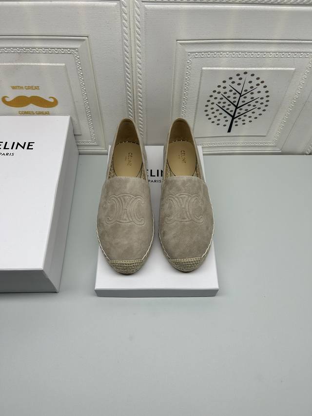 New P.Cel.Ine flat-heeled fisherman shoes. Made of imported suede, with a braid