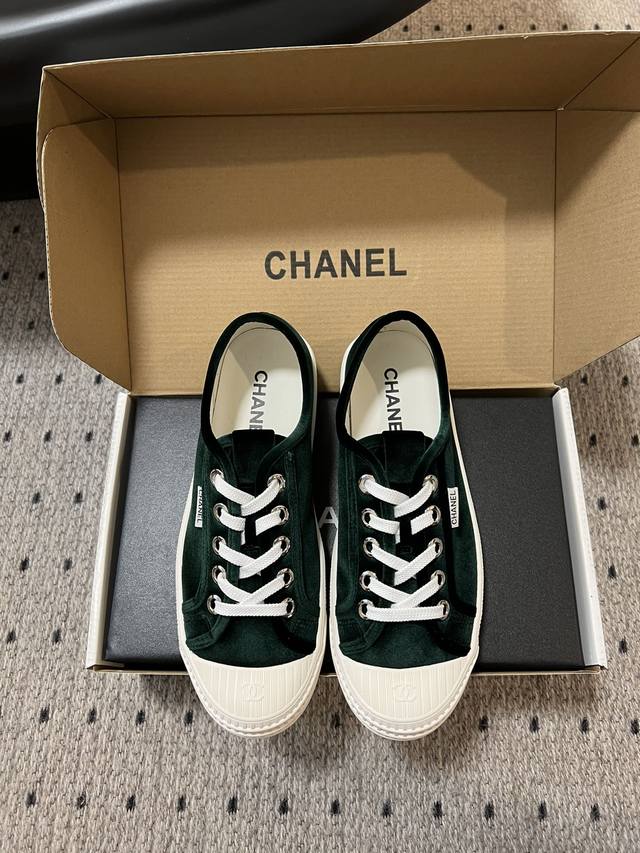 Top version Chanel 25Ss hidden version casual white shoes Full of vintage feeli