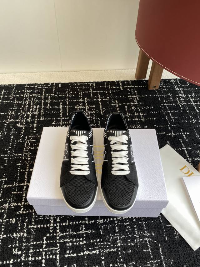 Thin sole, thick sole Dior Dior 25 Spring/Summer Star sneakers are classic items