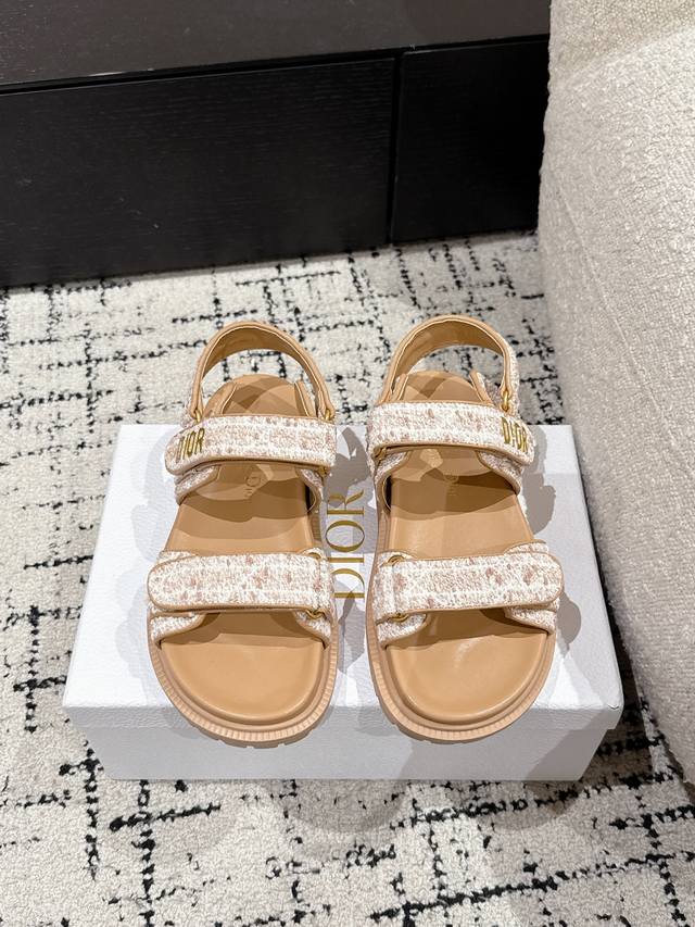 Top version Dior 25 Dioract flat open toe sandals with one strap Compared to Ch