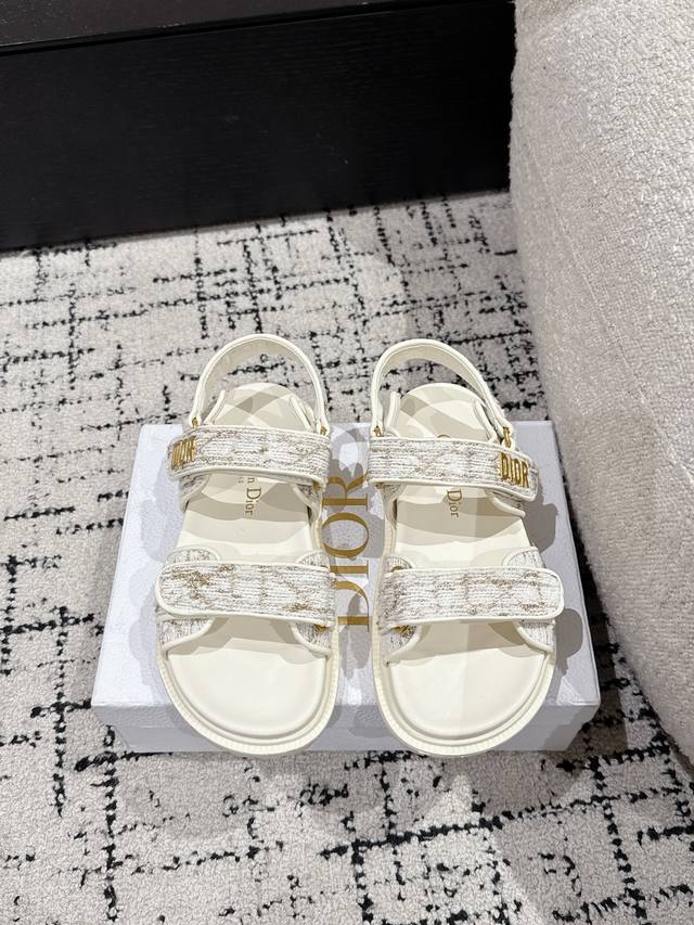 Top version Dior 25 Dioract flat open toe sandals with one strap Compared to Ch