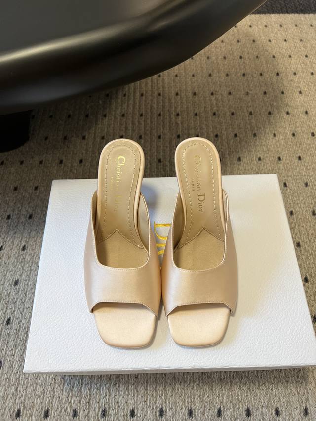 Purchasing Dior 25Ss Pearl Heel Fish Mouth High Heel Slippers Dior Dior Spring