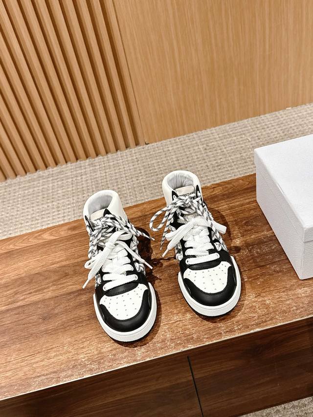 Top version#Dior's new couple size hollow two-color shoelace high-top sneakers T