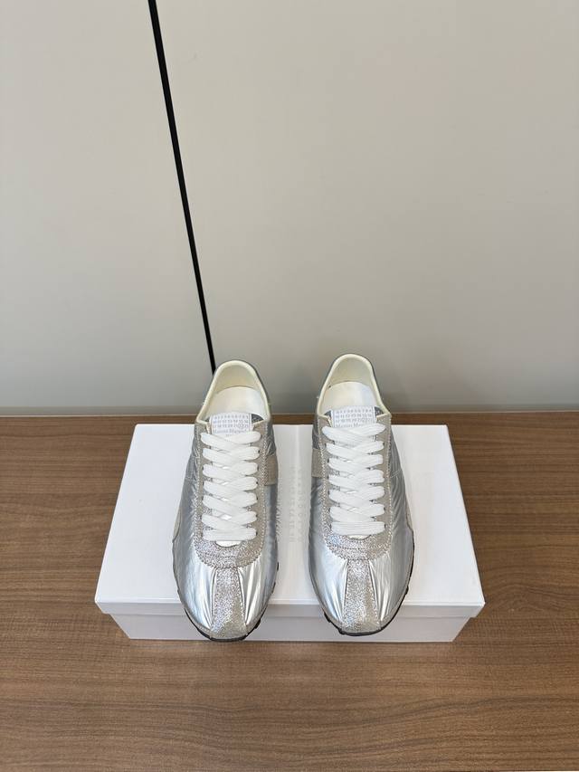 Top version Maison Margiela 2025 Spring/Summer series couple's style Sprinters