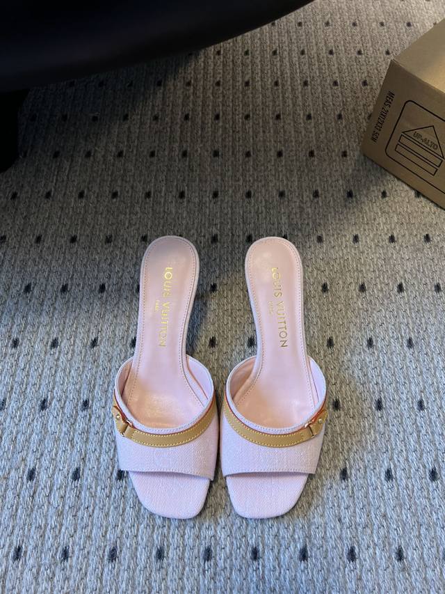 Top version Louisvuitton 25Ss new spring and summer low-heeled sandals It is ha